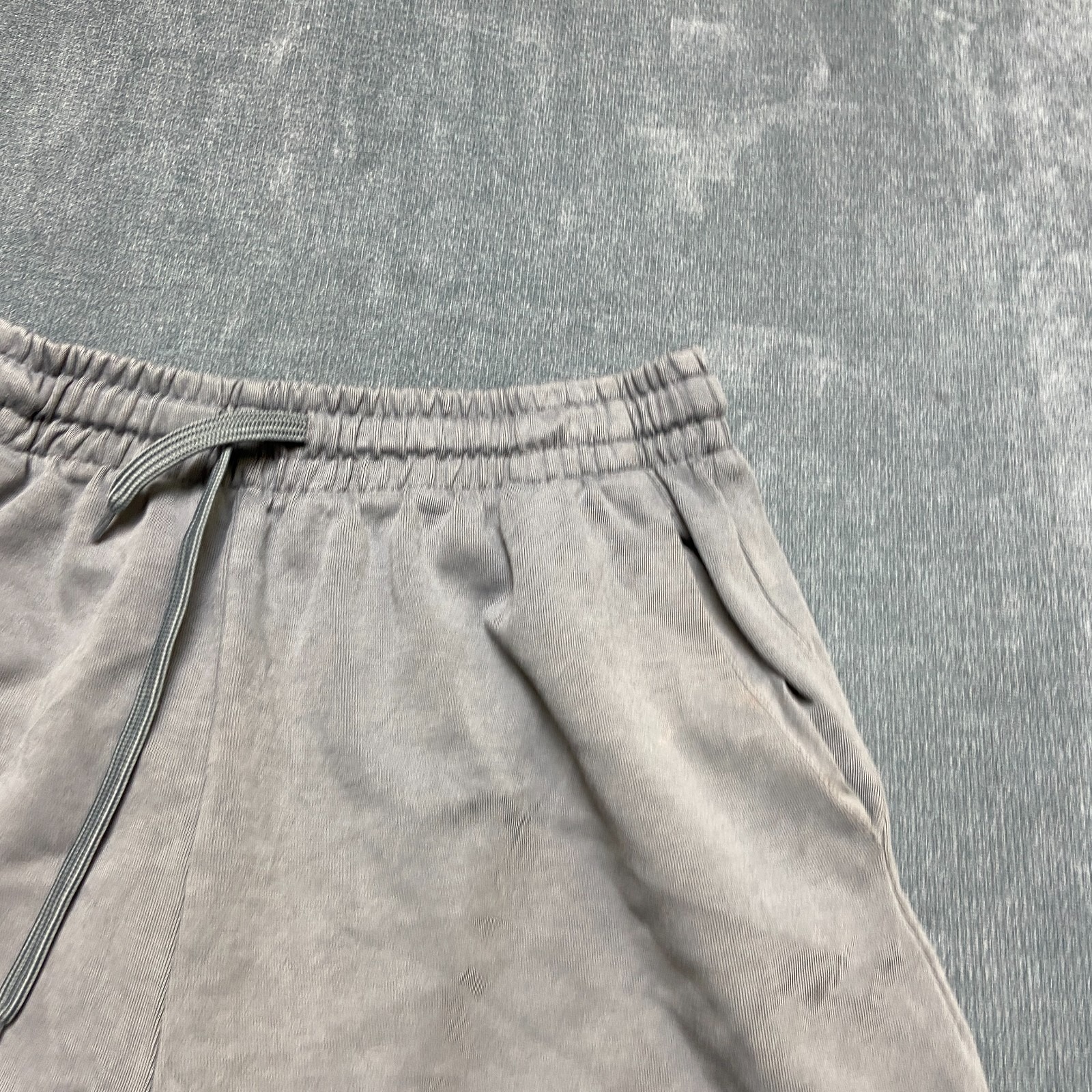 Zara Sweat Shorts Mens Large Gray Athletic Gym Training Pleated Drawstring Waist — image 4 of 8